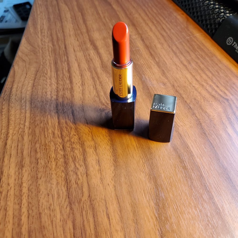 Sale! Estee Lauder Flame Lipstick! Brand New!💄 💋